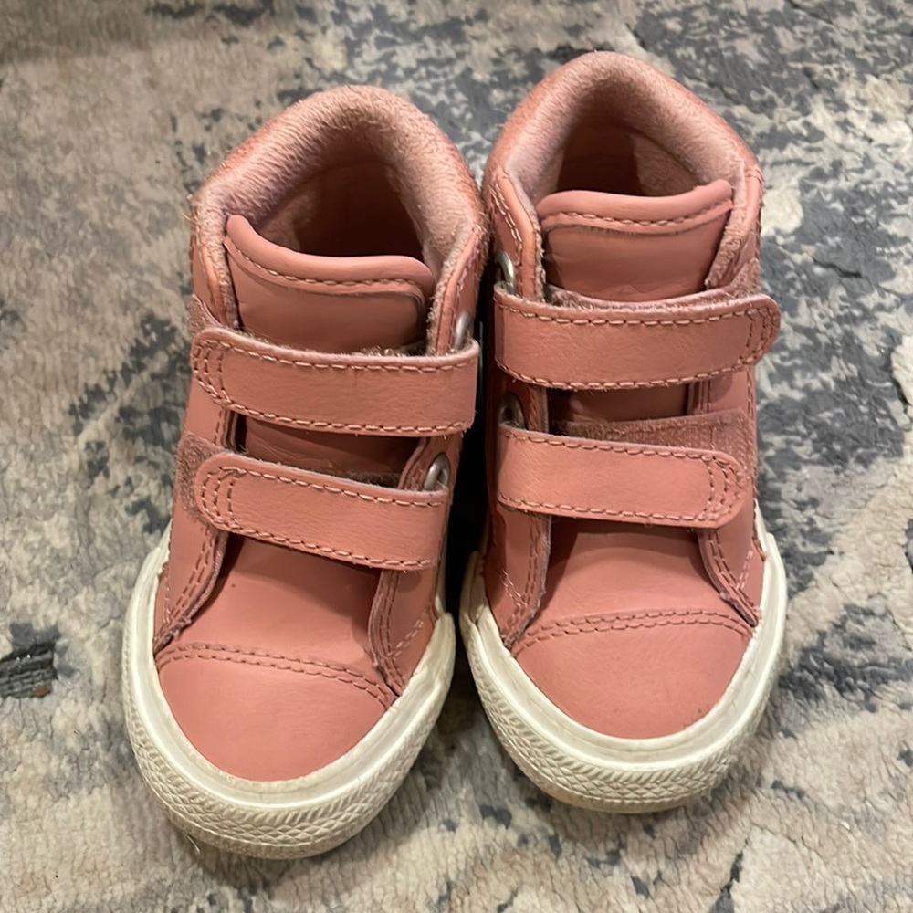 Toddler Converse booties size 5